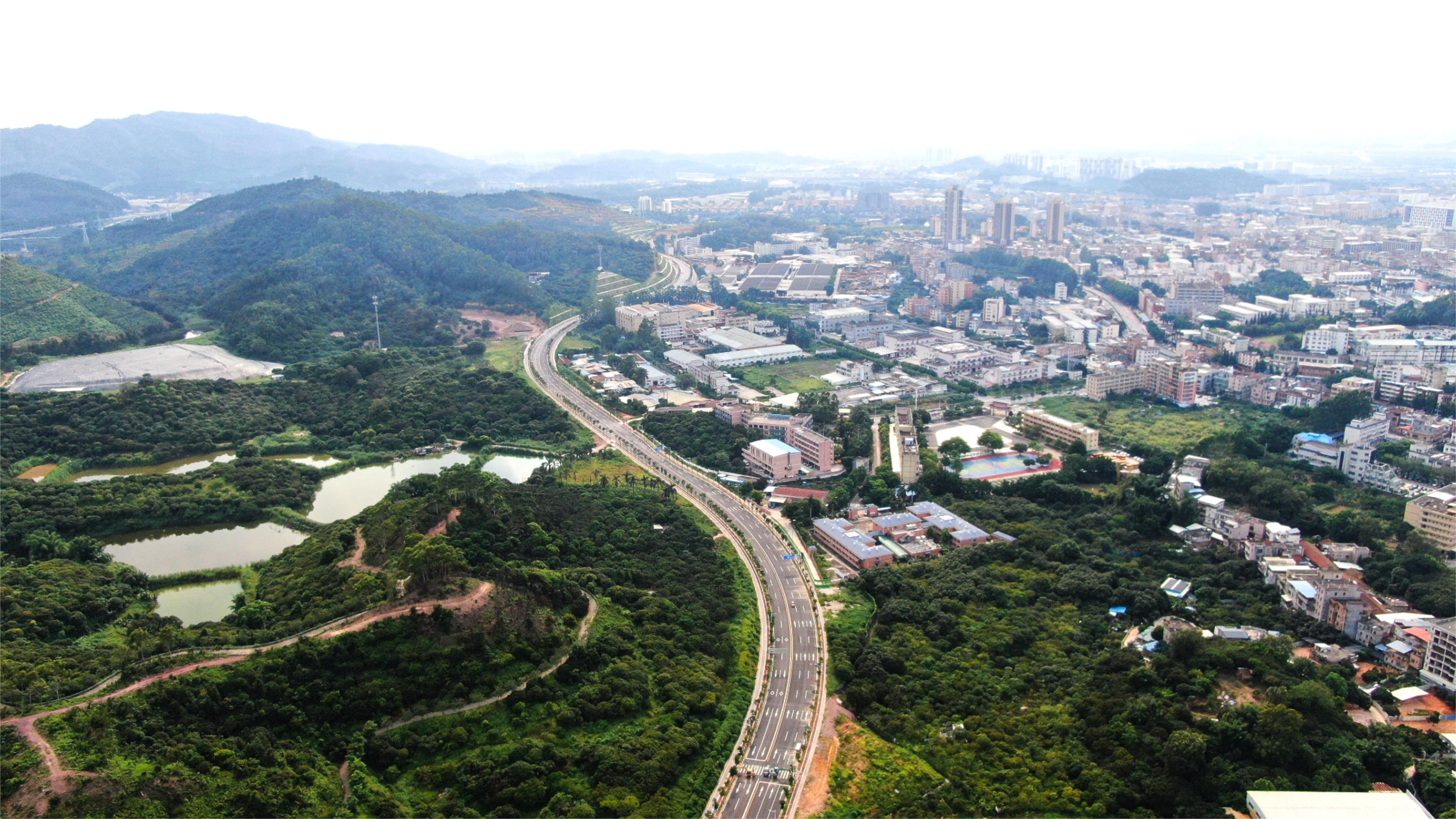 今天上午，华坤承建的谢岗环城路二期正式通车！